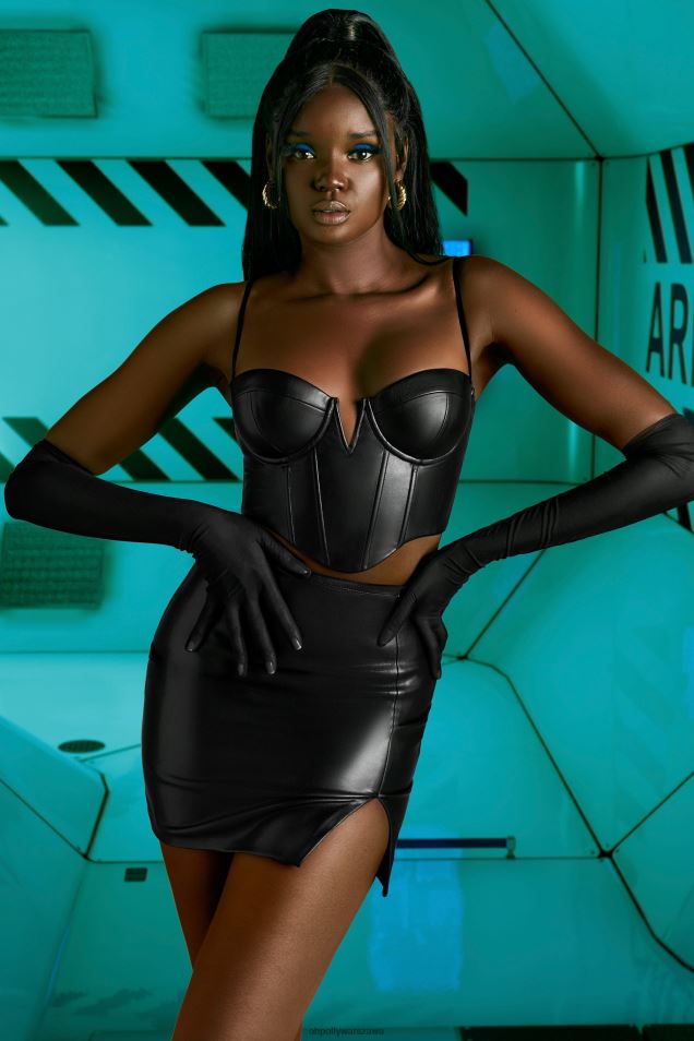 coś nowego, gorsetowy top ze sztucznej skóry 2FZ0T679 czarny Oh Polly