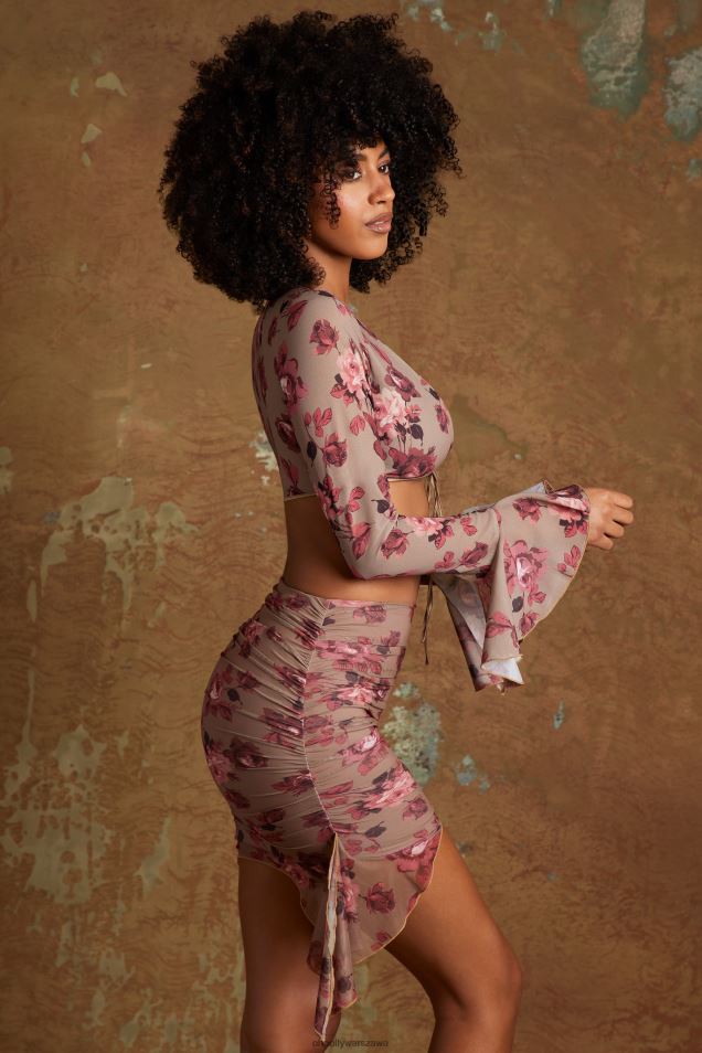 Krótki top Feryal wiązany z przodu 2FZ0T628 beżowy nadruk Oh Polly