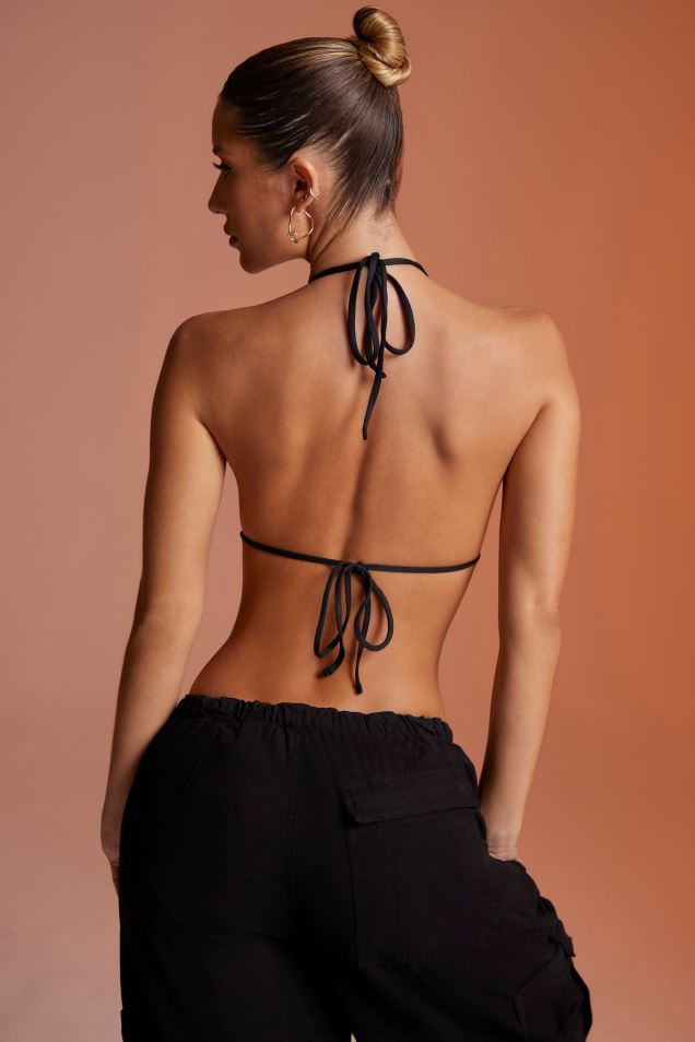 Krótki top z okrągłym dekoltem elyza 2FZ0T705 czarny Oh Polly