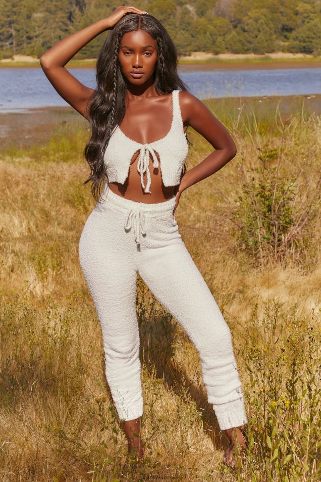 przytulne joggery z klubu lounge 2FZ0T845 biały Oh Polly