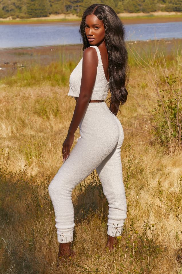 przytulne joggery z klubu lounge 2FZ0T845 biały Oh Polly