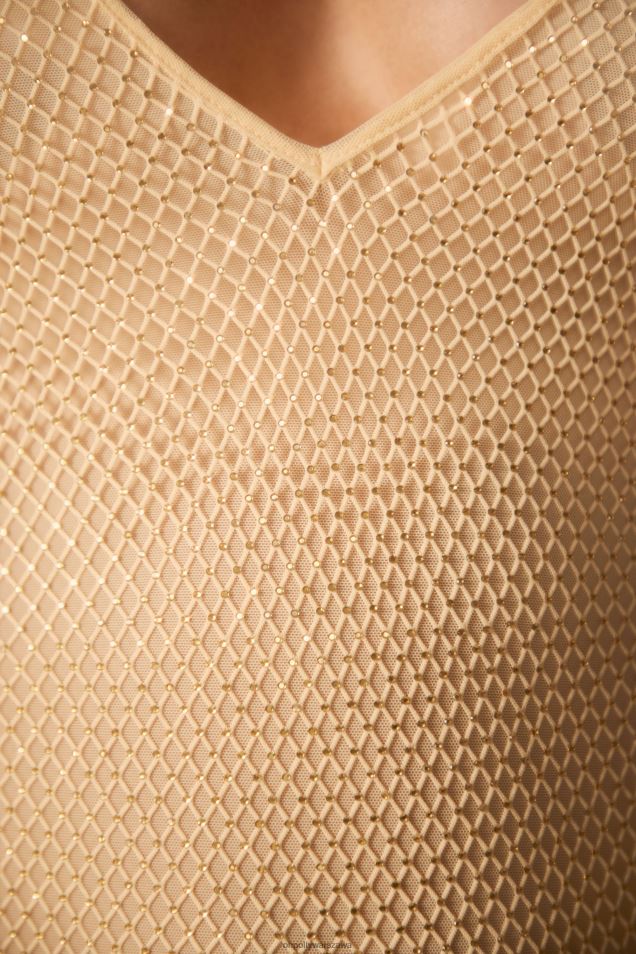 Sukienka maxi z lirycznymi zdobieniami i głębokim dekoltem na plecach 2FZ0T49 złoto Oh Polly